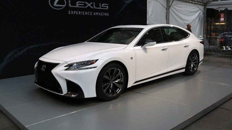 Lexus LS