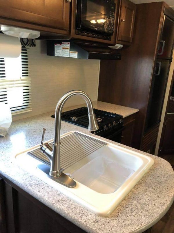 2. APPASO Pull-out Kitchen Faucet with Sprayer, Single Handle