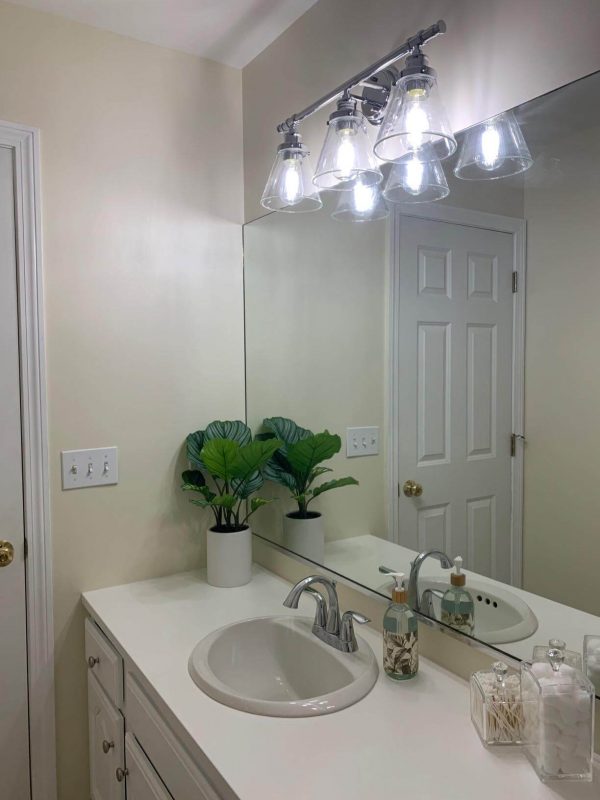 2. Delta Lahara Faucet Centerset Chrome Bathroom Faucet