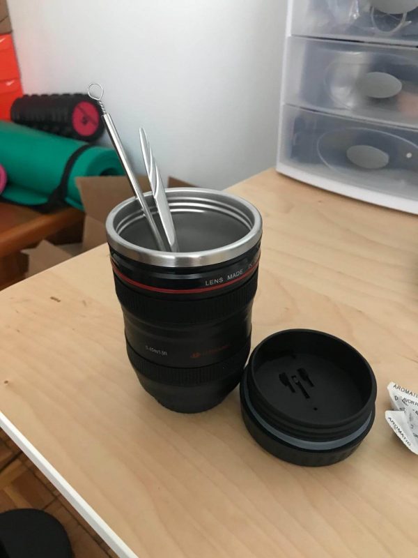 7. POXIWIN Camera Lens Coffee Mug