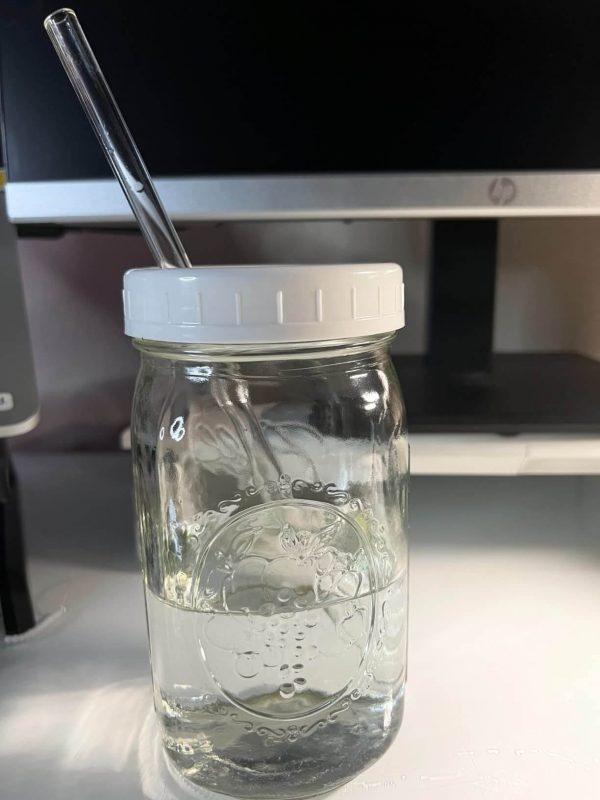 3. Smoothie Tea Cup Boba Bubble Tea Cup with Gold Lid and Straw