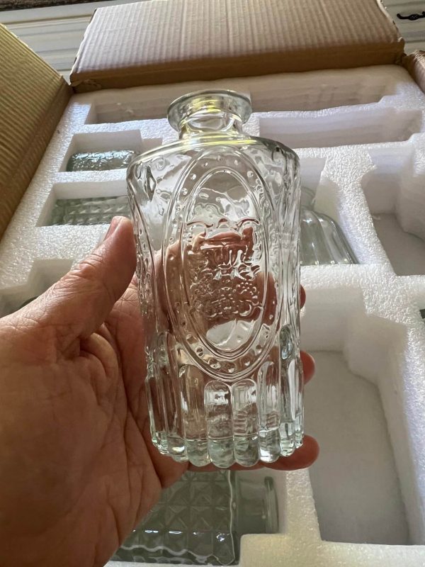 4. Arme Piece Glass Bud Vase Set