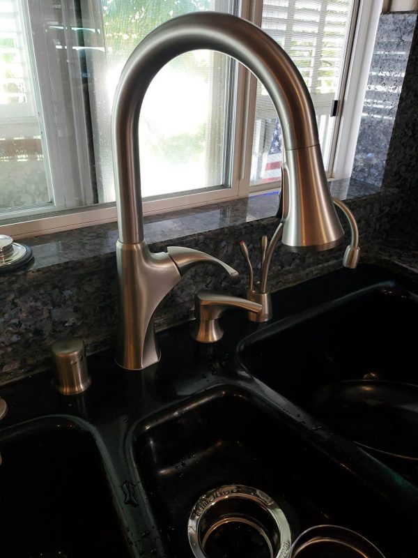 6. Pfister Miri 2.0 Kitchen Faucet with Pull Down Sprayer, Single Handle
