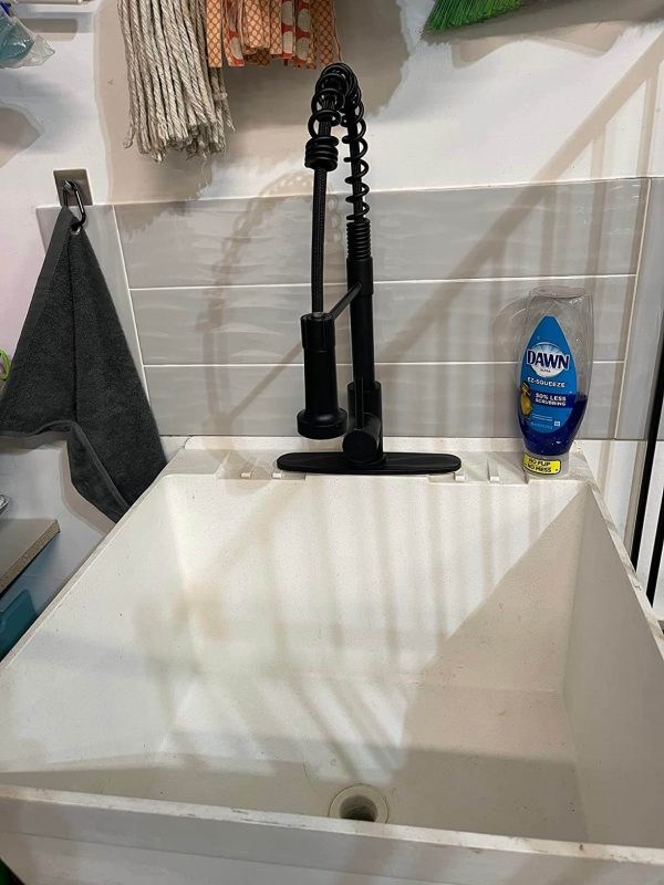 5.The TENLO kitchen faucet Black Kitchen Faucet Kitchen Sink Faucet with Sprayer