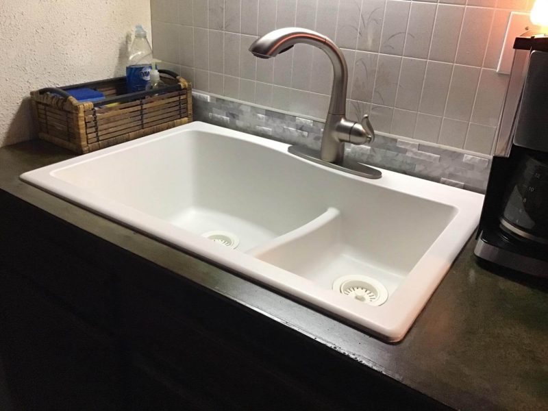 Kraus Quarza Kitchen Sink | 33-Inch 60/40 Bowls | White Granite | KGD-442 model