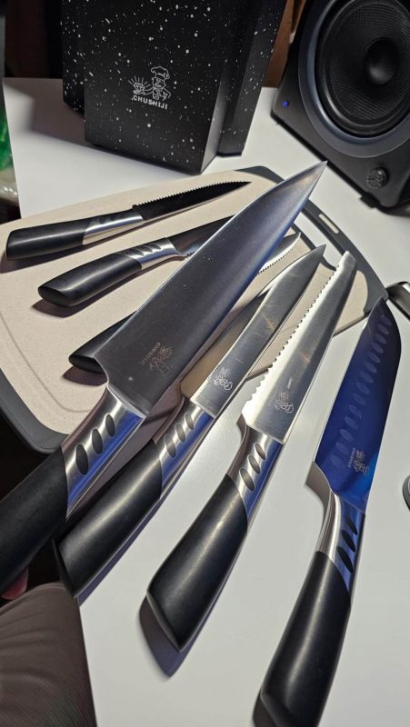 2. CHUSHIJI 16PCS Knife Set, Stainless Steel Knives for Kitchen