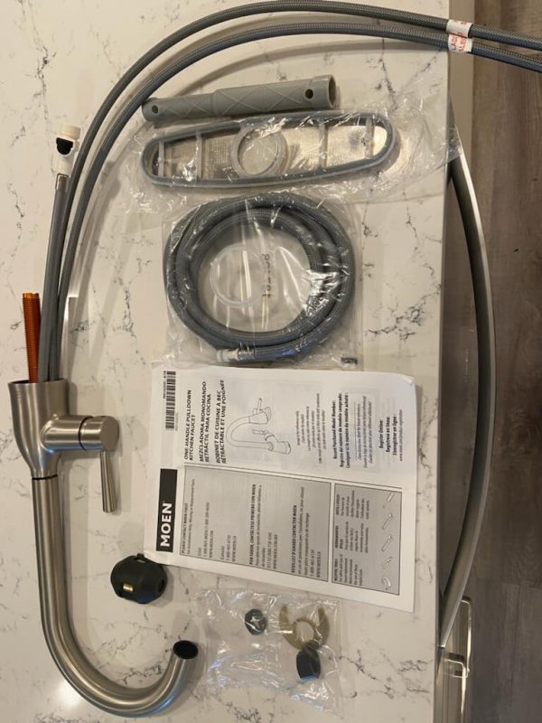 3. Moen Modern Kitchen Faucet with Pull Down Sprayer, 87233