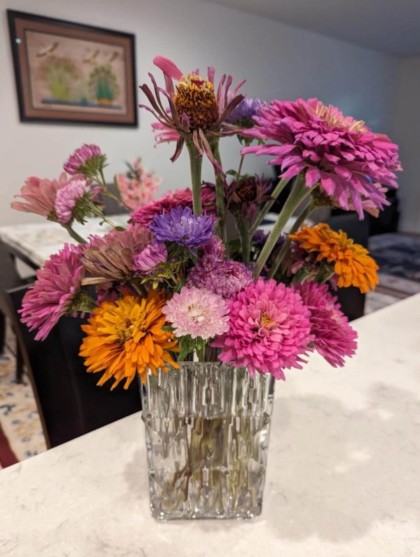 3. Transparent Flower Crystal Vase for Home Decoration