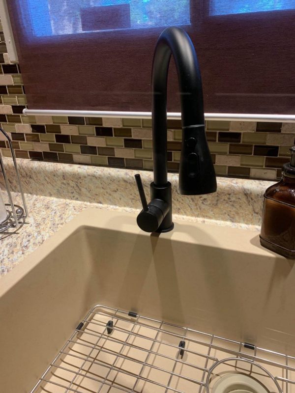 4. Hoimpro Kitchen Sink Faucet with Pull Out Sprayer