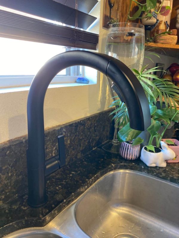 5. Delta Faucet Keele Matte Black Kitchen Faucet Black19824LF-BL