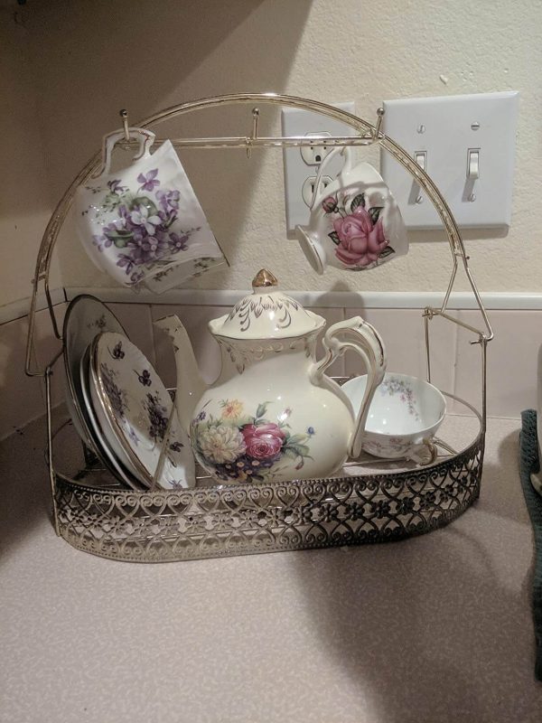 3. YOLIFE Pink Rose Ceramic Teapot