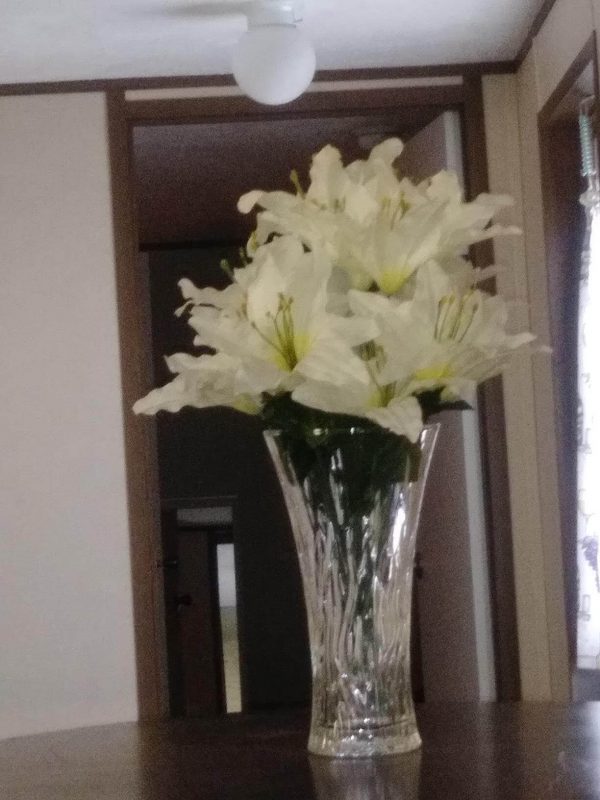 2. Lead-Free Clear Glass Tall Crystal Vase for Flowers