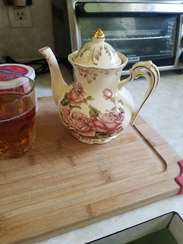3. YOLIFE Pink Rose Ceramic Teapot