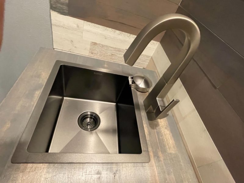 TORVA Gloss Black Ceramic Finish 25 x 18 Inch with NanoTek Undermount Kitchen Sink