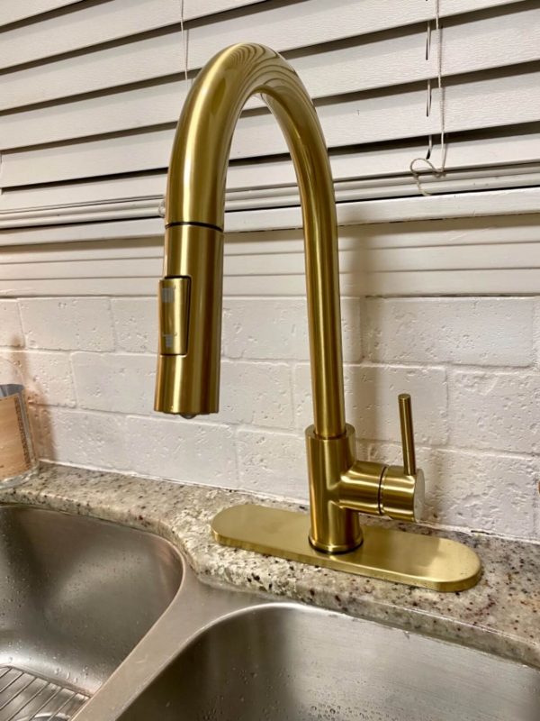 7. Havin Gold Kitchen Faucet with Pull Down Sprayer