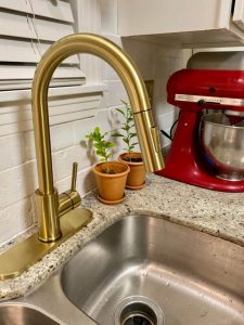 ✅ 7 Single Handle Kitchen Faucet with Pull Out Sprayer
