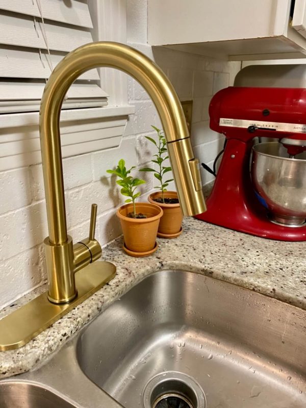 ✅ 7 Single Handle Kitchen Faucet with Pull Out Sprayer