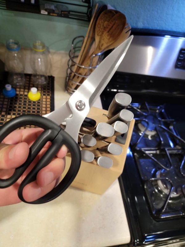 6. HOSHANHO Knife Set with Magnetic Knife Holder