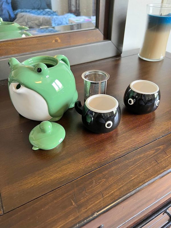 2. HAKONE YOSEGI Teapot Frog