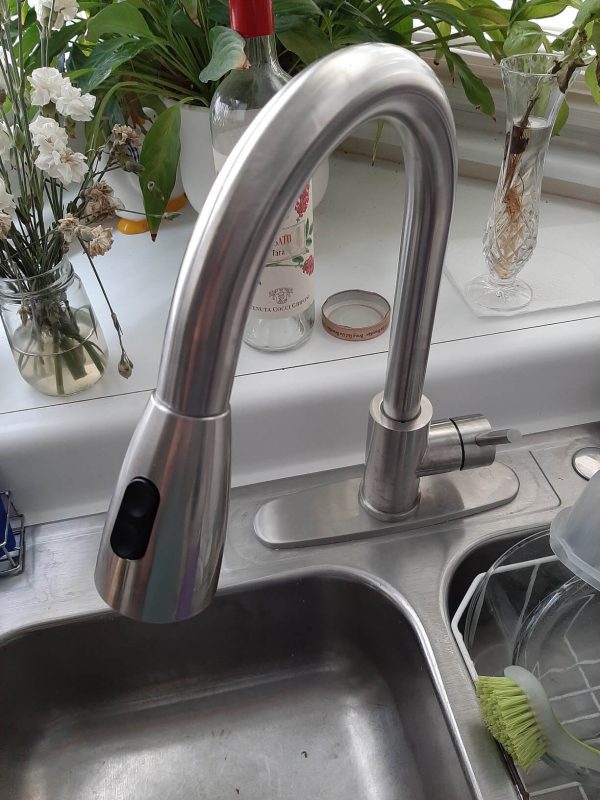 1. WOWOW Kitchen Sink Faucet with Soap Dispenser