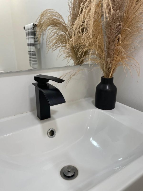 7 Black Bathroom Sink Taps [ Modern, Unique, and Elegant ]